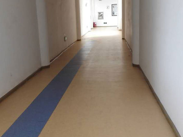 和平小學(xué)塑膠地板工程