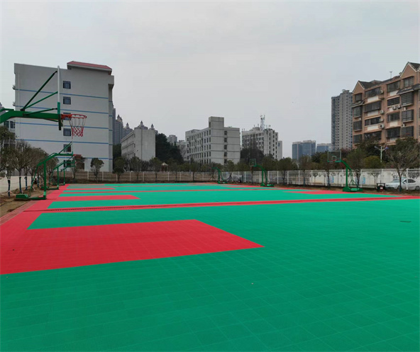醫(yī)衛(wèi)職院懸浮拼格藍球場